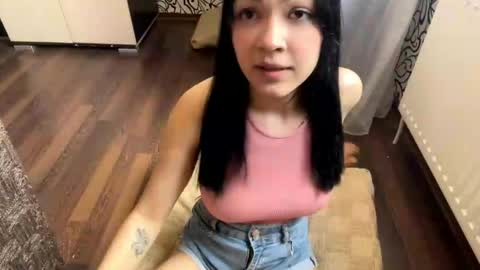 Snapshot of alexiaficke chatting on 05/17/26, 09:06 Emila online show from 05/17/26, 09:06