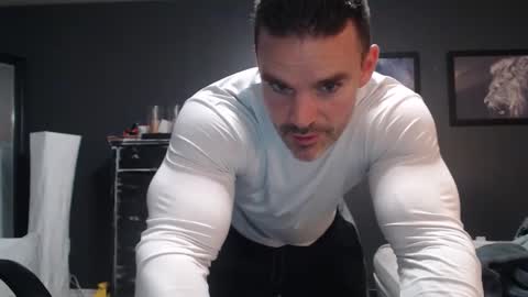 Snapshot of alexiarain chatting on 11/28/25, 02:36 Alex online show from 11/28/25, 02:36