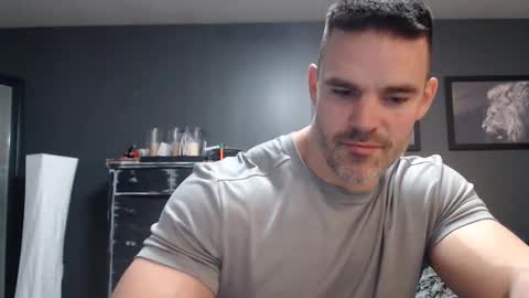 Snapshot of alexiarain chatting on 12/22/25, 02:41 Alex online show from 12/22/25, 02:41