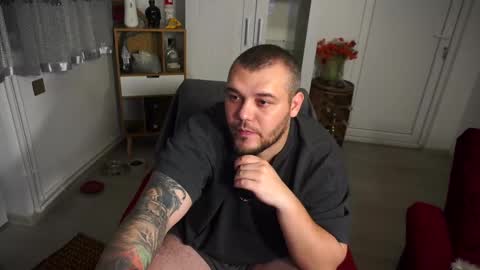 Snapshot of alexirr chatting on 02/11/25, 10:39 Alex online show from 02/11/25, 10:39