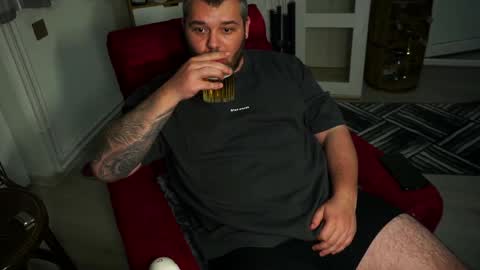 Snapshot of alexirr chatting on 03/08/25, 08:46 Alex online show from 03/08/25, 08:46