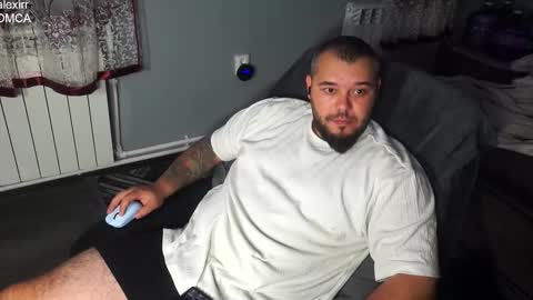 Snapshot of alexirr chatting on 10/26/25, 11:42 Alex online show from 10/26/25, 11:42