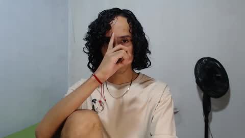 Snapshot of alexis21_ chatting on 03/15/26, 04:13 Alexis online show from 03/15/26, 04:13