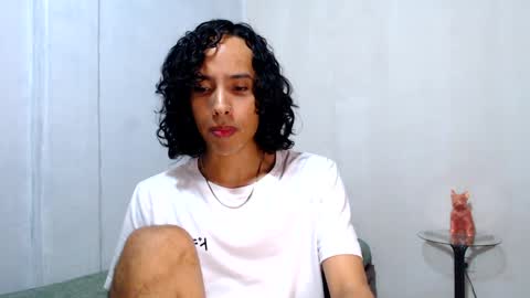 Snapshot of alexis21_ chatting on 04/07/26, 01:33 Alexis online show from 04/07/26, 01:33