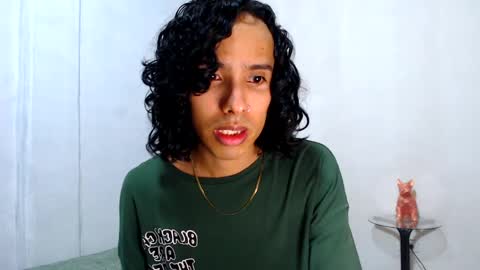 Snapshot of alexis21_ chatting on 04/13/26, 07:52 Alexis online show from 04/13/26, 07:52