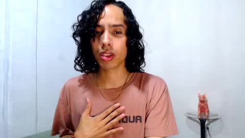 Snapshot of alexis21_ chatting on 04/28/26, 08:36 Alexis online show from 04/28/26, 08:36