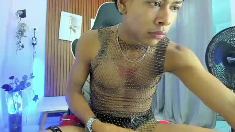 Snapshot of alexis_23cm chatting on 04/29/26, 02:21 alexis_23cm online show from 04/29/26, 02:21
