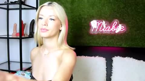Snapshot of alexisbanx chatting on 07/15/26, 06:02 alexisbanx online show from 07/15/26, 06:02
