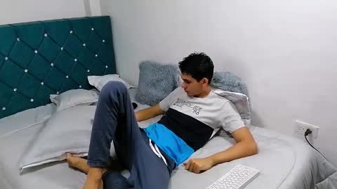 Alexis online show from 02/01/25, 01:09