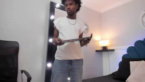 Snapshot of alexjaccob chatting on 09/17/25, 05:36 Alex Jaccob online show from 09/17/25, 05:36