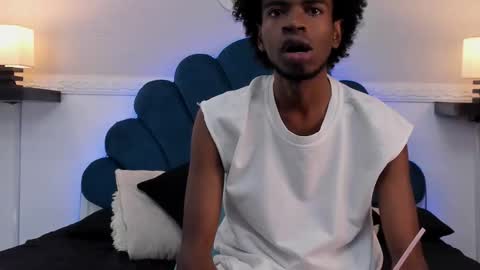 Snapshot of alexjaccob chatting on 10/06/25, 01:19 Alex Jaccob online show from 10/06/25, 01:19