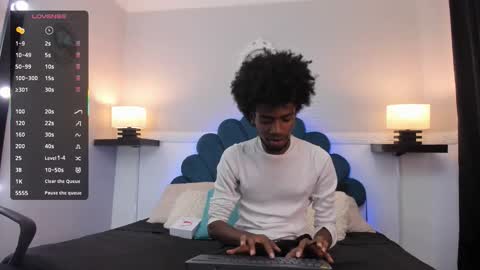 Snapshot of alexjaccob chatting on 10/13/25, 01:11 Alex Jaccob online show from 10/13/25, 01:11