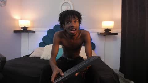 Snapshot of alexjaccob chatting on 10/20/25, 01:11 Alex Jaccob online show from 10/20/25, 01:11