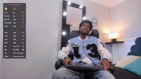 Snapshot of alexjaccob chatting on 10/26/25, 12:11 Alex Jaccob online show from 10/26/25, 12:11