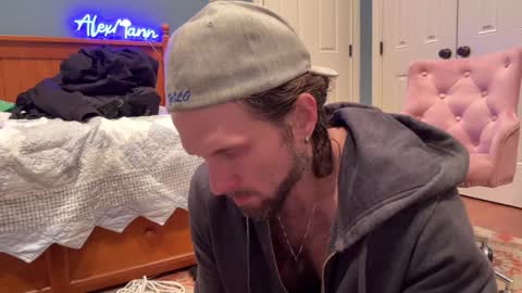 Snapshot of alexmanndickerson chatting on 12/04/24, 02:42 Alex Mann online show from 12/04/24, 02:42