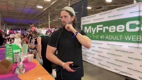 Snapshot of alexmanndickerson chatting on 12/06/24, 10:30 Alex Mann online show from 12/06/24, 10:30