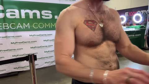 Snapshot of alexmanndickerson chatting on 12/07/24, 10:06 Alex Mann online show from 12/07/24, 10:06