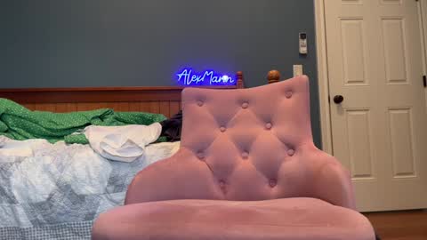 Snapshot of alexmanndickerson chatting on 12/15/24, 05:53 Alex Mann online show from 12/15/24, 05:53