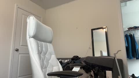 Snapshot of alexmanndickerson chatting on 01/21/25, 03:32 Alex Mann online show from 01/21/25, 03:32