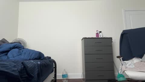 Snapshot of alexmanndickerson chatting on 01/25/25, 06:35 Alex Mann online show from 01/25/25, 06:35