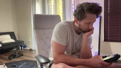 Snapshot of alexmanndickerson chatting on 10/01/25, 04:02 Alex Mann online show from 10/01/25, 04:02