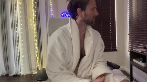 Snapshot of alexmanndickerson chatting on 10/03/25, 04:15 Alex Mann online show from 10/03/25, 04:15