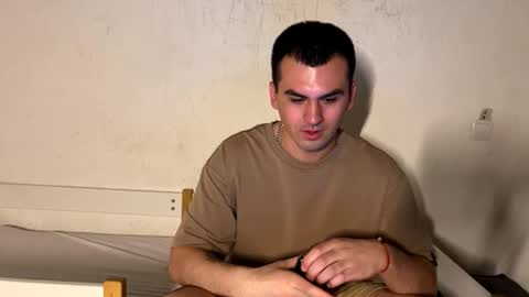 Snapshot of alexray20 chatting on 04/03/26, 06:39 Alex online show from 04/03/26, 06:39