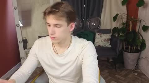 Snapshot of alexs_771 chatting on 03/26/26, 12:11 Dennis online show from 03/26/26, 12:11