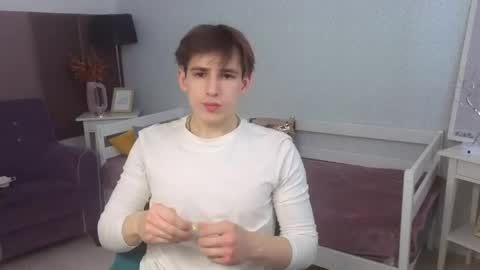 Snapshot of alexs_771 chatting on 04/02/26, 12:14 Dennis online show from 04/02/26, 12:14