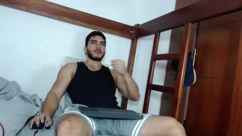 Snapshot of alexsb1998 chatting on 02/22/26, 01:09 alexsb1998 online show from 02/22/26, 01:09