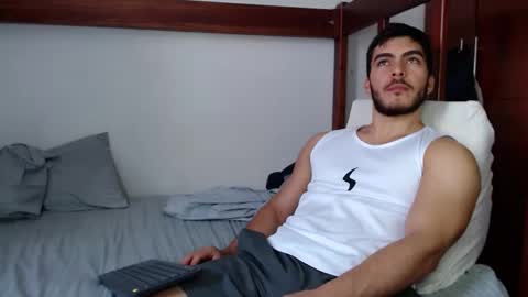 Snapshot of alexsb1998 chatting on 02/25/26, 04:27 alexsb1998 online show from 02/25/26, 04:27