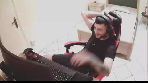 Snapshot of alexthepro00 chatting on 10/01/25, 04:46 alexthepro00 online show from 10/01/25, 04:46