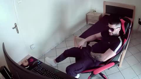 Snapshot of alexthepro00 chatting on 01/11/26, 01:16 alexthepro00 online show from 01/11/26, 01:16