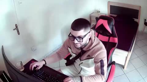 Snapshot of alexthepro00 chatting on 01/13/26, 12:21 alexthepro00 online show from 01/13/26, 12:21