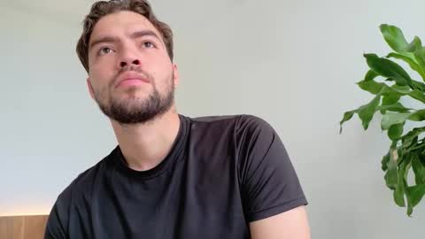 Snapshot of alextwunkk chatting on 12/04/25, 08:39 Alex online show from 12/04/25, 08:39