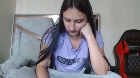 alex y luisa online show from 04/13/26, 02:33