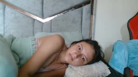 Snapshot of alexvsluisa chatting on 05/13/26, 01:52 alex y luisa online show from 05/13/26, 01:52