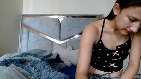 Snapshot of alexvsluisa chatting on 06/07/26, 02:54 alex y luisa online show from 06/07/26, 02:54