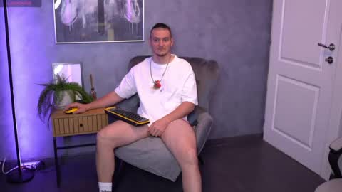 Snapshot of alexwildexx chatting on 07/10/26, 06:39 Alex online show from 07/10/26, 06:39