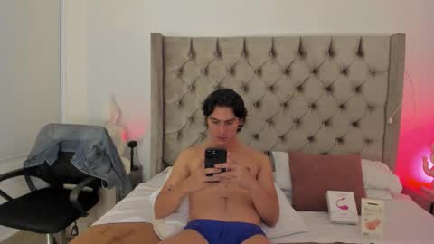 Alexxander Hall online show from 09/17/25, 01:40