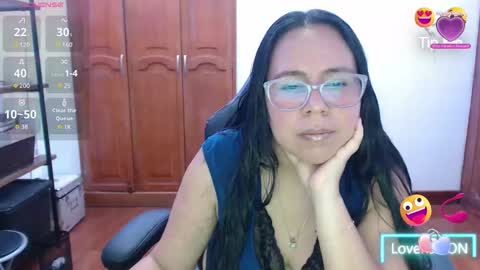 Snapshot of alexxandra20 chatting on 10/17/25, 04:04 alexa online show from 10/17/25, 04:04