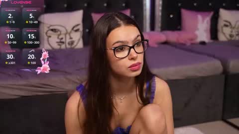 Snapshot of alexxisrae chatting on 06/12/26, 03:49 Alexxis Rae online show from 06/12/26, 03:49