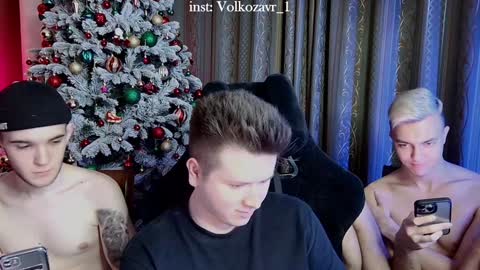 Snapshot of alexxx_d chatting on 12/17/24, 10:43 AlexDimaIgor online show from 12/17/24, 10:43