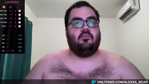 Snapshot of alexxxbear chatting on 12/17/25, 07:20 alexxxbear online show from 12/17/25, 07:20