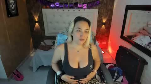 alezzafox__ online show from 10/29/25, 04:59
