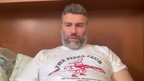 Snapshot of alfali chatting on 05/19/26, 12:44 alfali online show from 05/19/26, 12:44