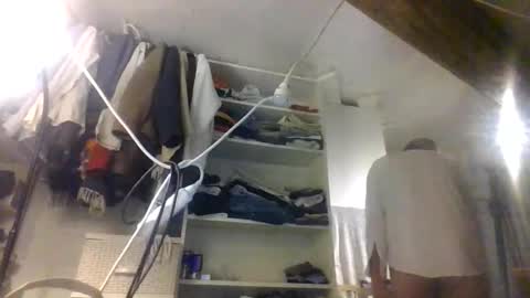Edgarrrdd1021 online show from 04/15/26, 07:58