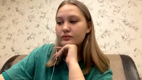 Snapshot of alfrediacancer chatting on 10/07/25, 11:07 Kate online show from 10/07/25, 11:07