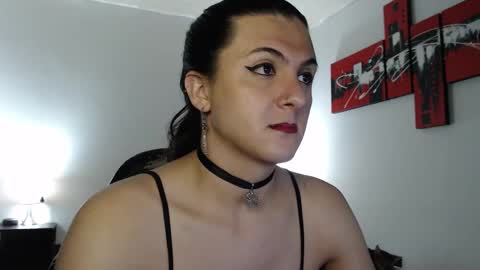 Snapshot of alguien_mas01 chatting on 02/27/25, 08:50 cami online show from 02/27/25, 08:50