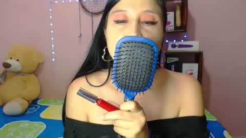 Snapshot of ali_squirt chatting on 06/08/26, 09:15 alixia online show from 06/08/26, 09:15